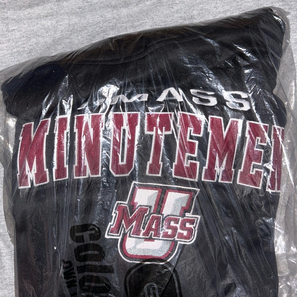 βΎοΈποΈ University of Massachusetts UMASS Minutemen Marquee Varsity Hoodie ποΈπ - Picture 3 of 16